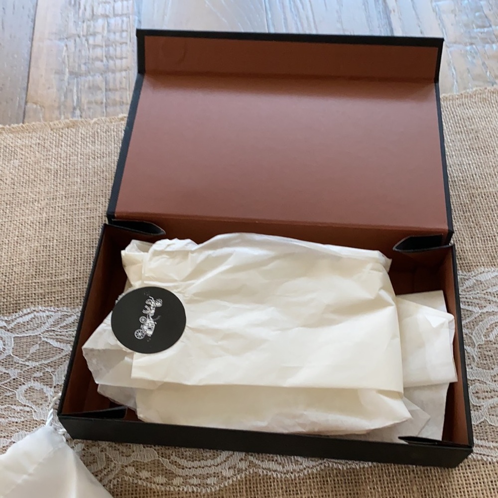 Coach boxes - Picture 6 of 7